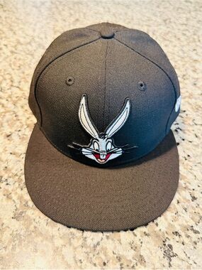 New Era Loony Tunes 7 5/8